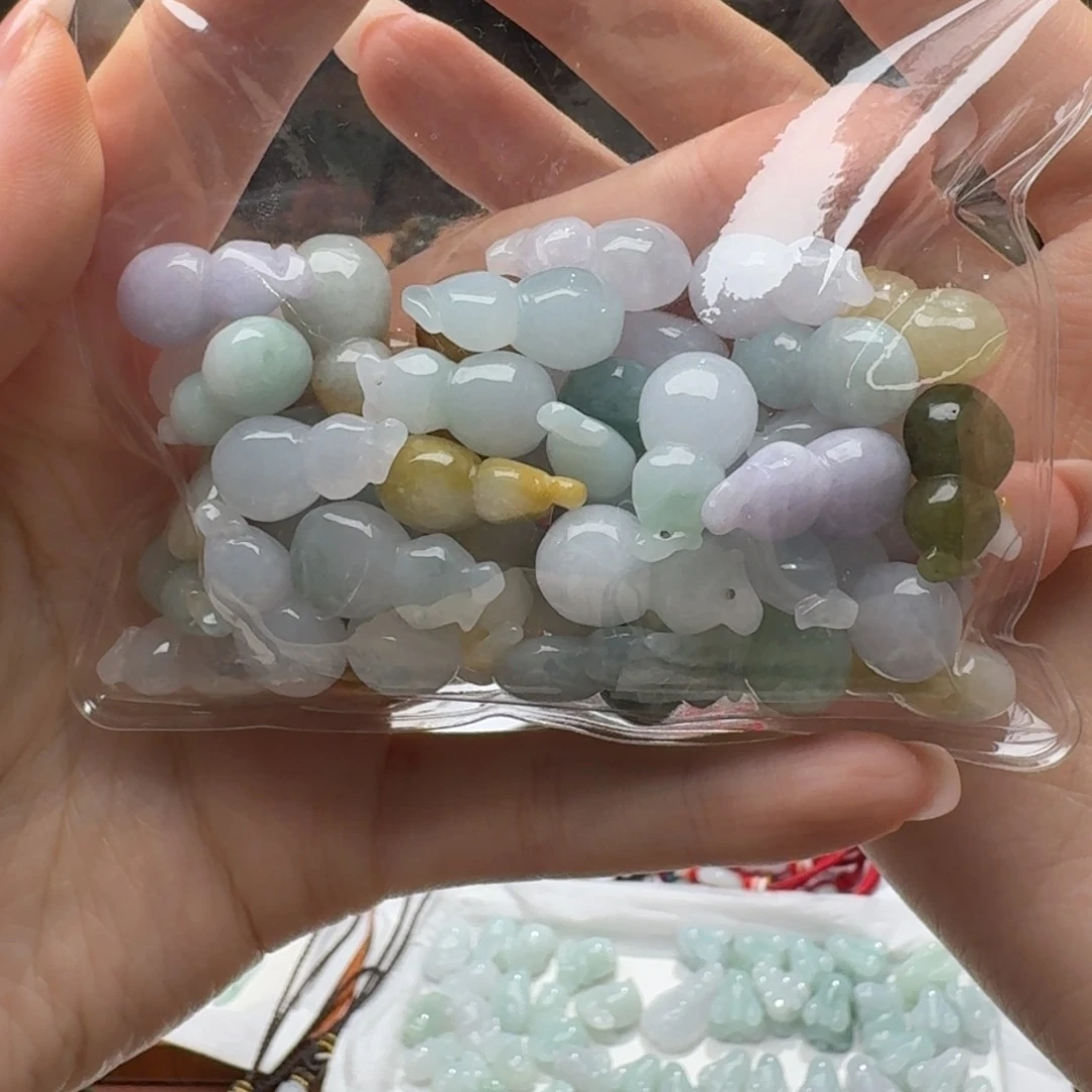 未镶嵌挂件翡翠福利1个，不包邮，拍邮费发货