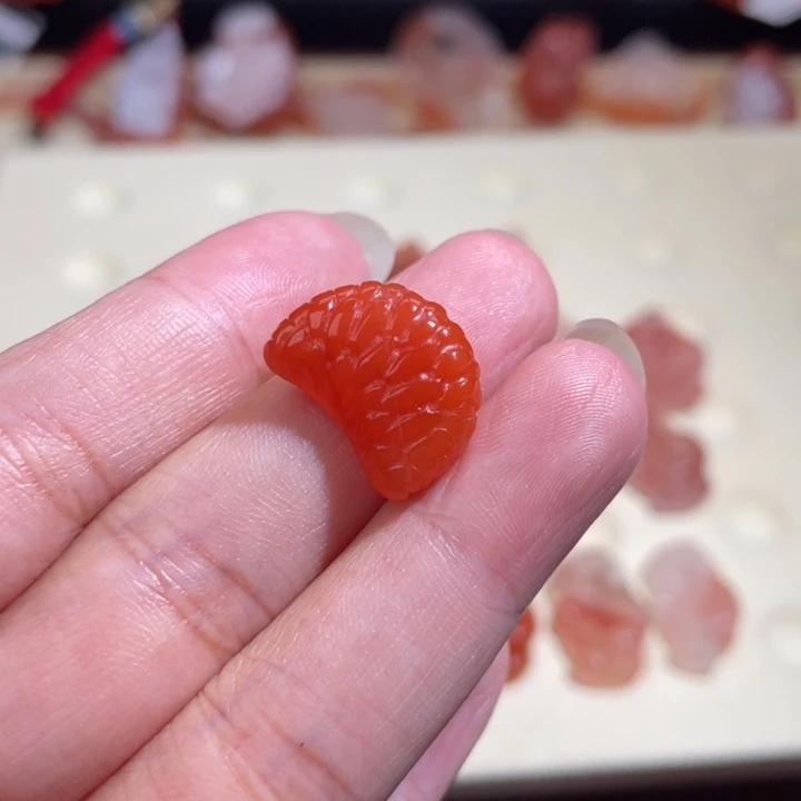 南红玛瑙橘子瓣吊坠孔未镶嵌翠*1125