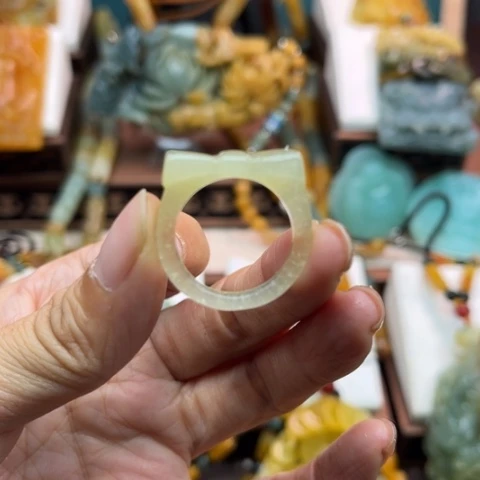 岫玉挂件未镶嵌想*戒指