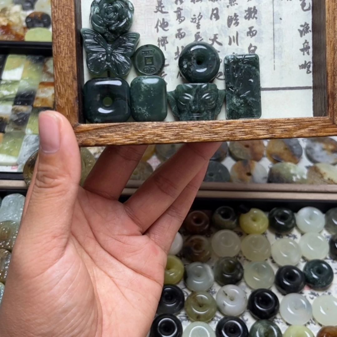 蛇纹石玉合金颈饰