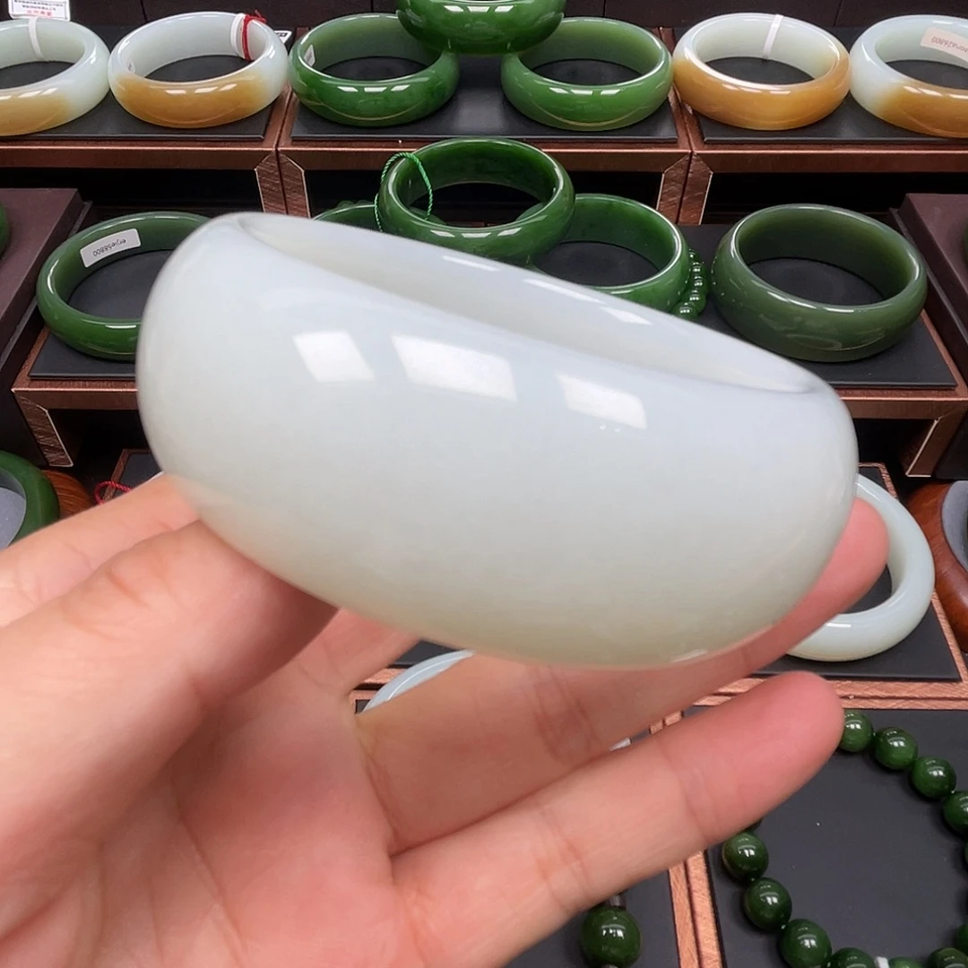 和田玉未镶嵌手镯