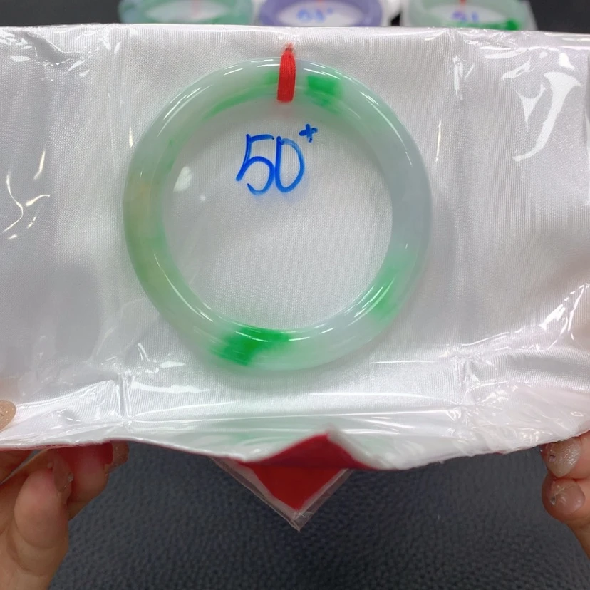 【闪购商品】翡翠手镯未镶嵌湖**客翡翠