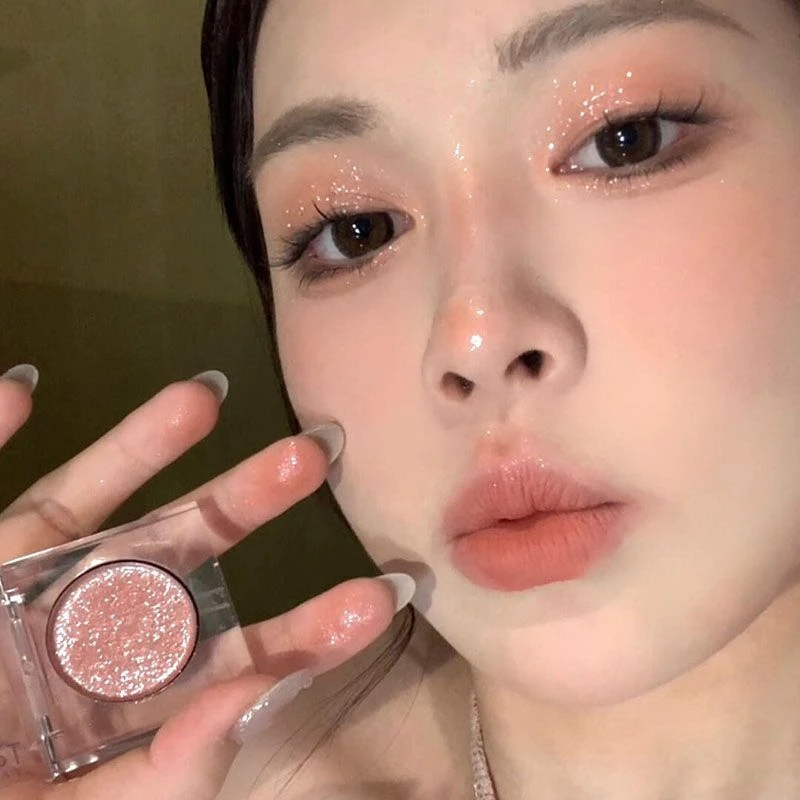 好美~眼睛上的星河!牛郎平替单色眼影一抹爆闪亮片亮晶晶提亮日常