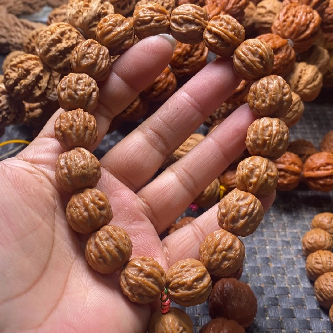 文玩核桃吊坠树王