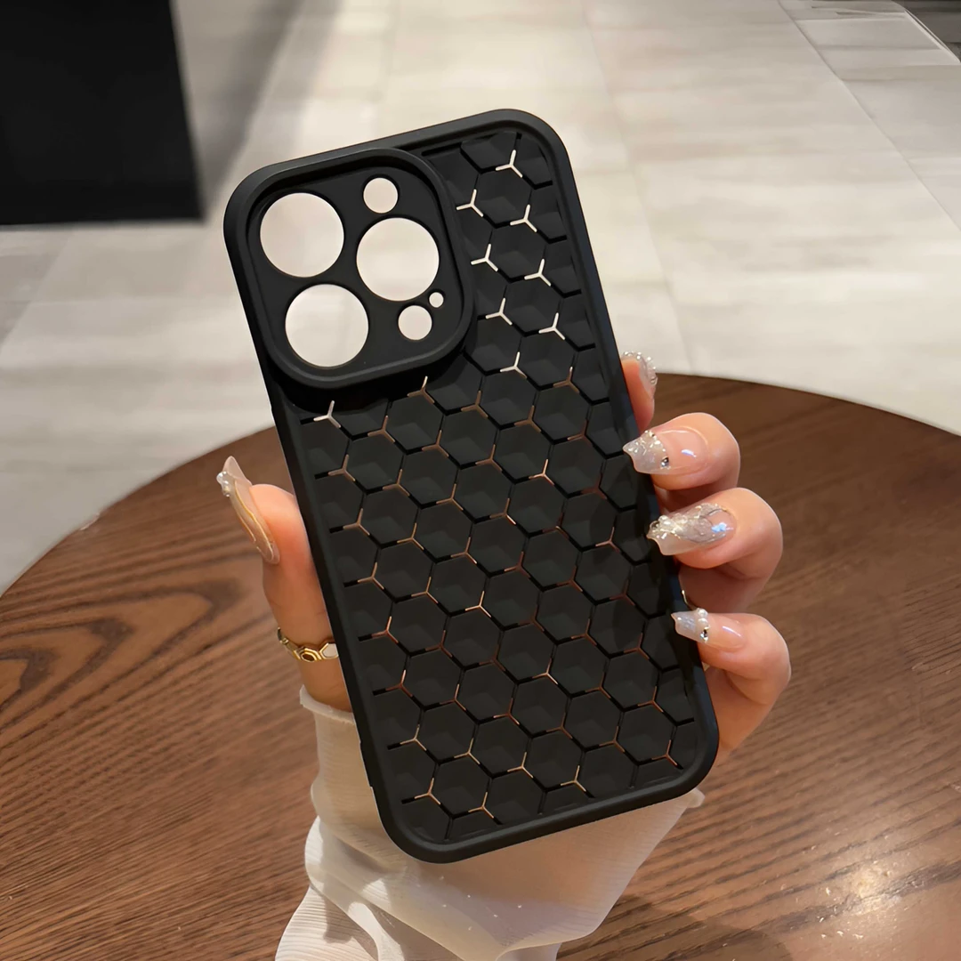 蜂窝散热镂空透气适用苹果16promax手机壳iphone17promax防摔软壳