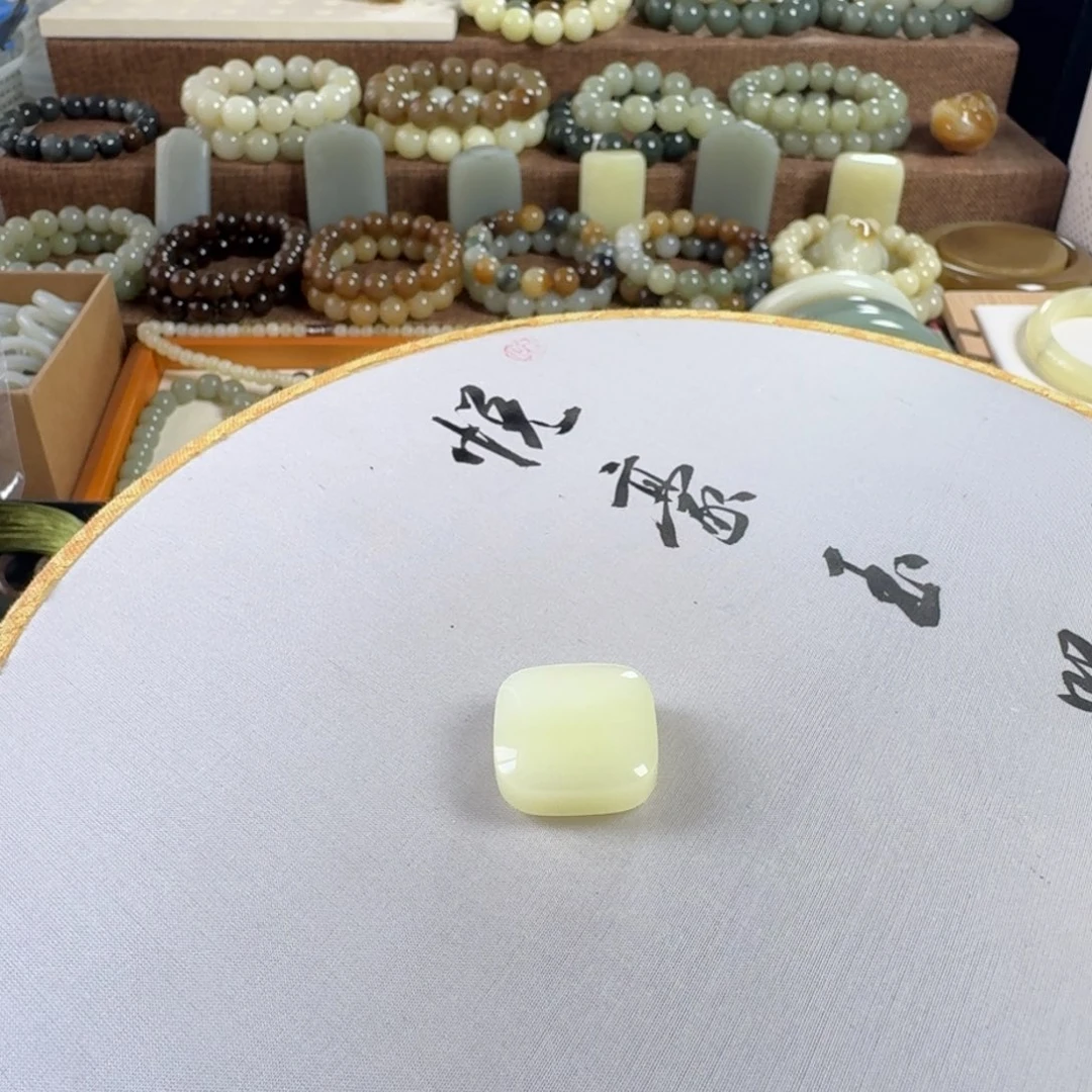 ****茶颈饰未镶嵌和田玉