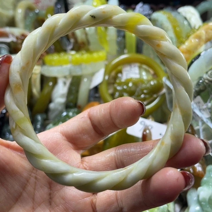 岫玉未镶嵌手镯63.64