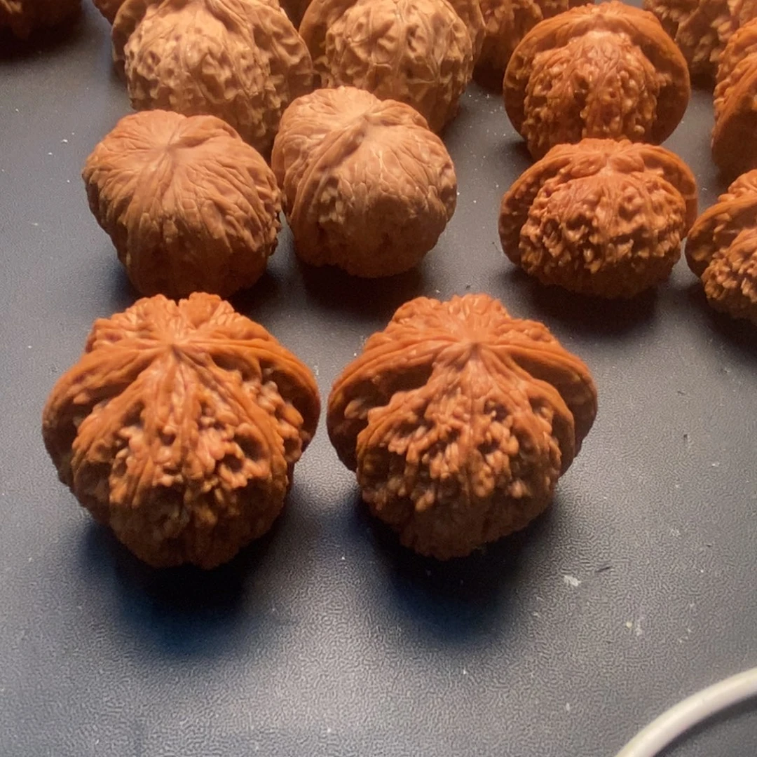 ****凡文玩核桃吊坠粗筋