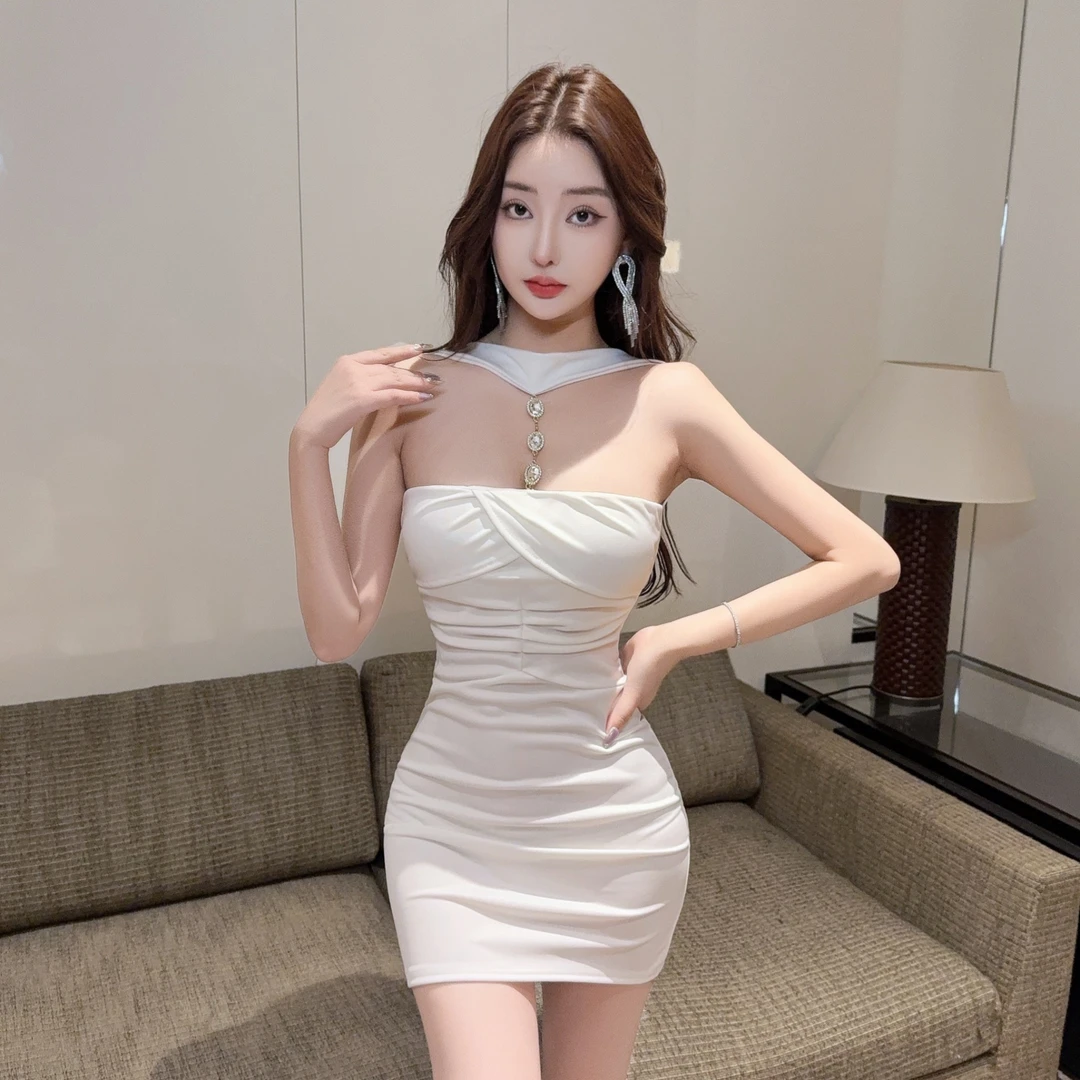 纯欲性感辣妹挂脖别致独特连衣裙夏季新款法式气质显瘦抹胸包臀裙