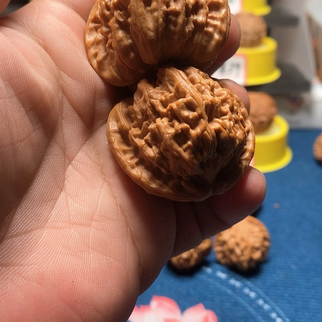 文玩核桃吊坠五**·全品42三角白