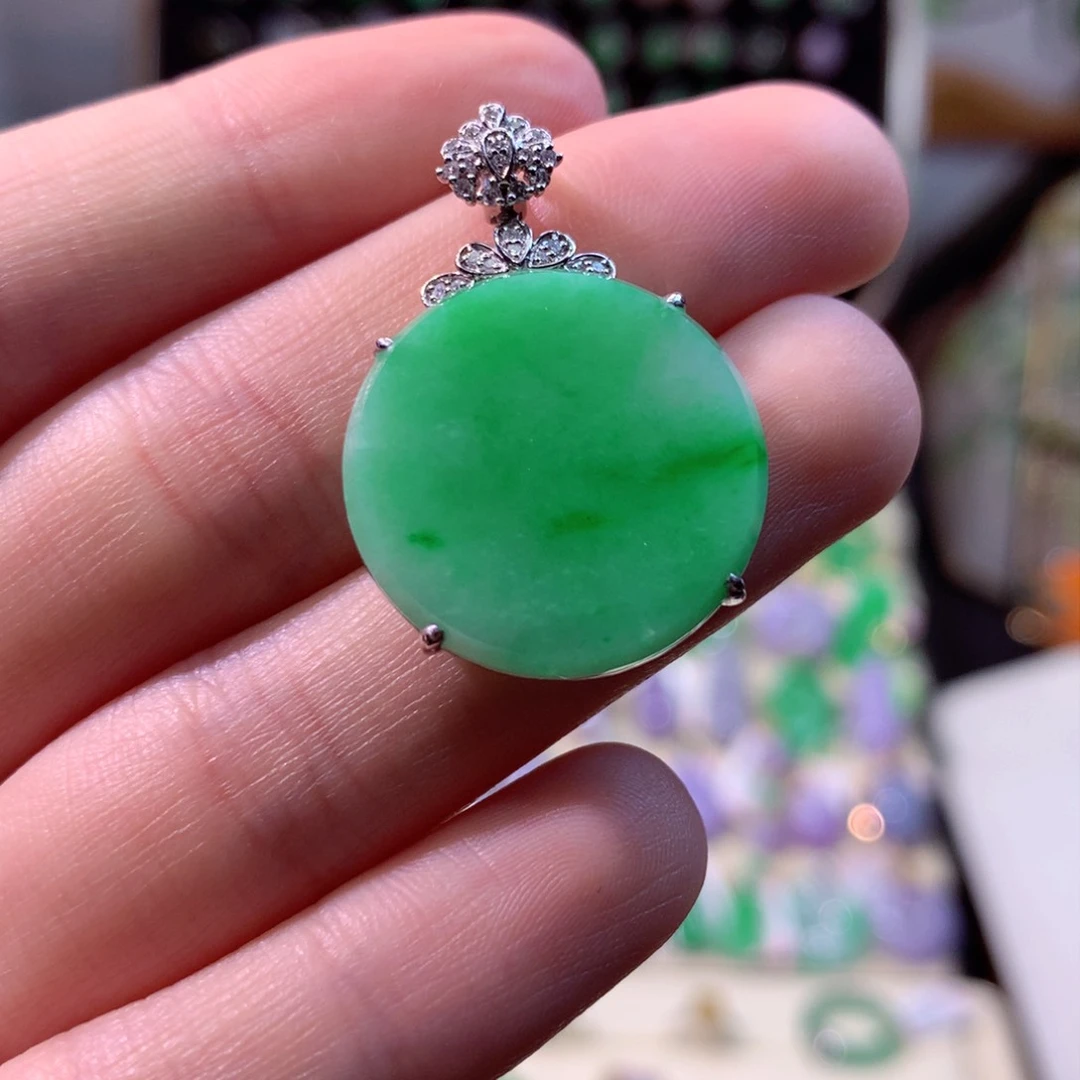 翡翠颈饰18K金镶嵌翡翠