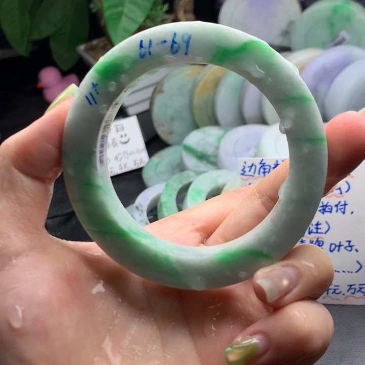 未镶嵌手镯定制翡翠