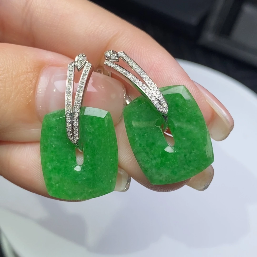 翡翠18K金镶嵌耳饰福贝