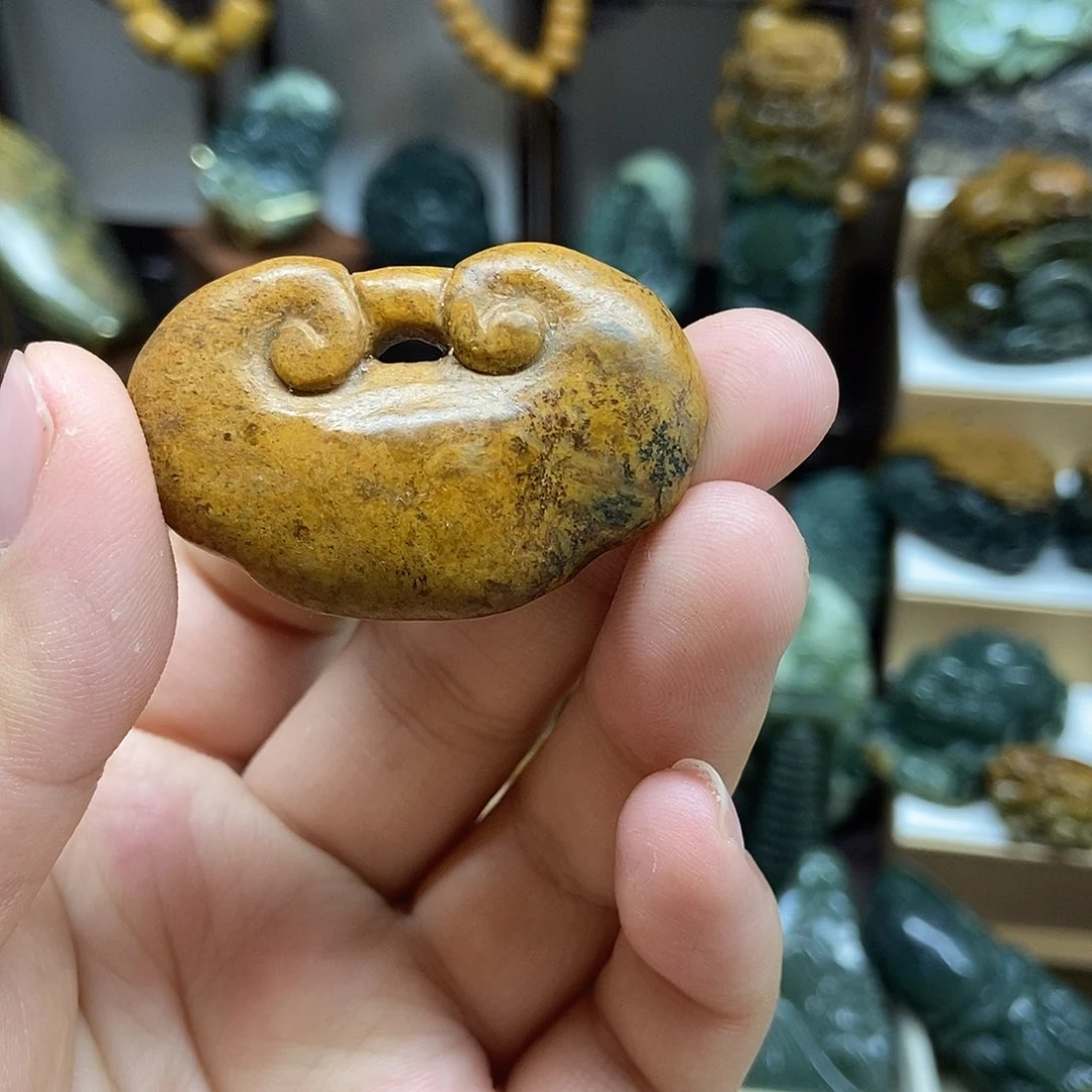 岫岩河磨玉（透闪石质玉）未镶嵌把件