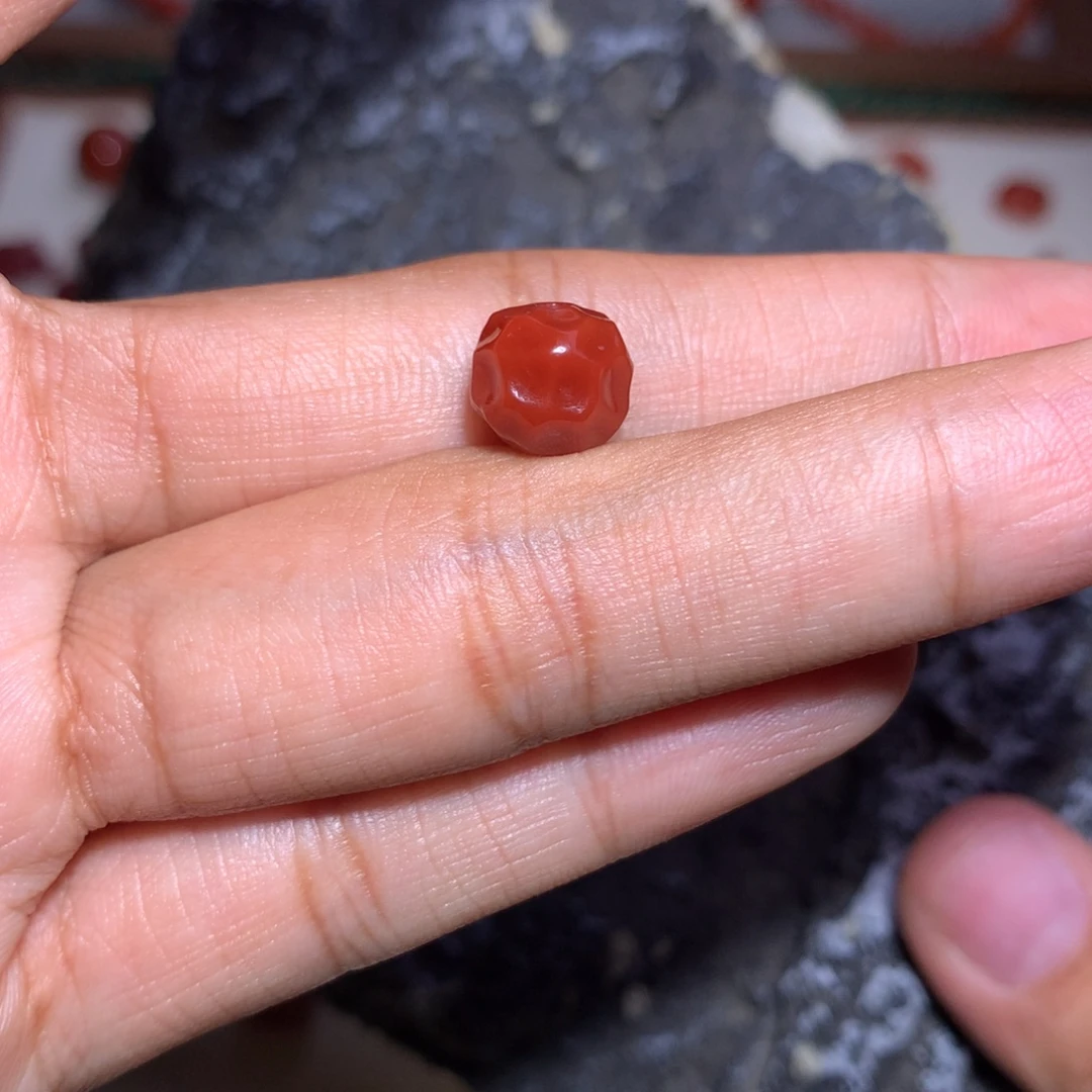 未镶嵌牛血肉料无相9×8.3南红玛瑙