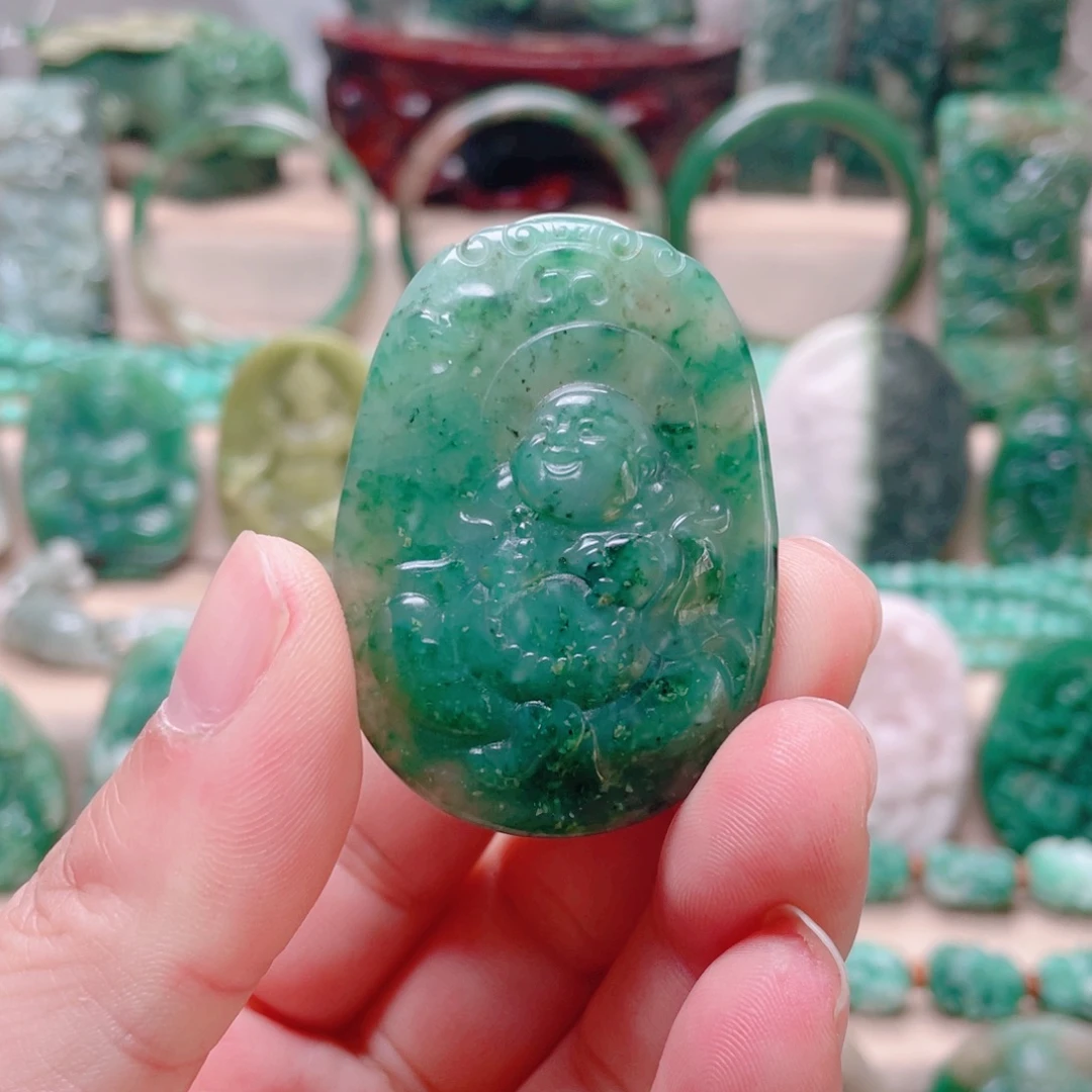 独山玉未镶嵌颈饰