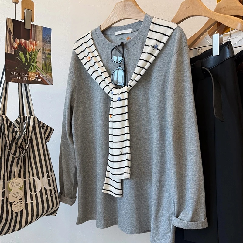 胖妹妹240斤大码文艺风绣花条纹披肩长袖上衣女秋季宽松中长款T恤