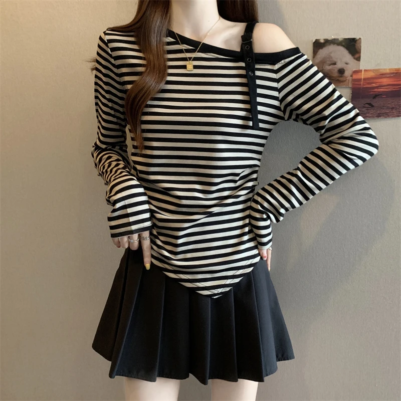 2025秋新款大码胖mm韩系斜领条纹长袖T恤女显瘦修身露肩打底上衣