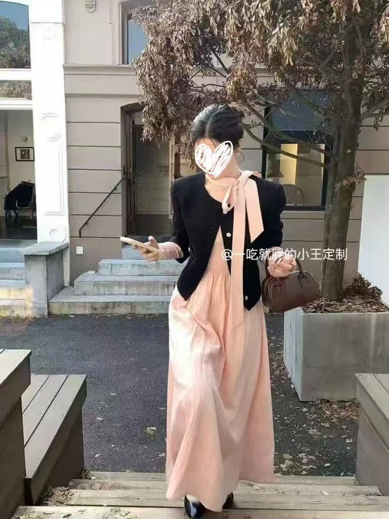 【小王家】显瘦秋季法式时尚套装套头款高腰圆领小众裙子韩版连衣裙