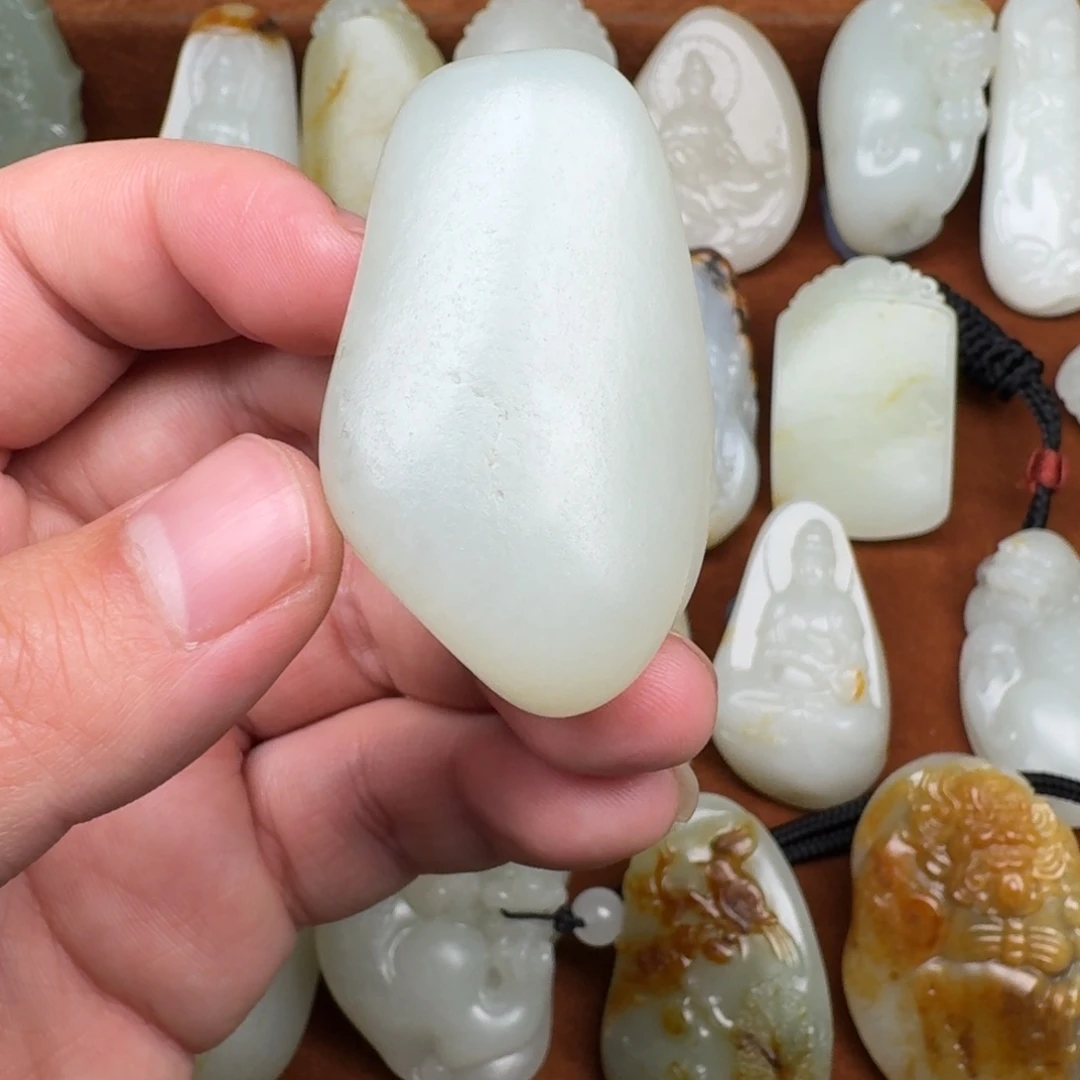 和田玉未镶嵌颈饰