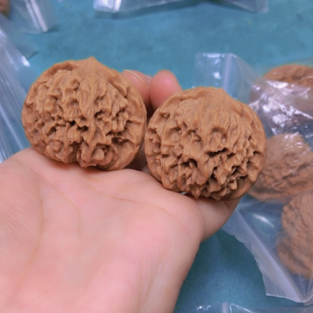 【闪购商品】摆件核桃40皇冠狮子头全品