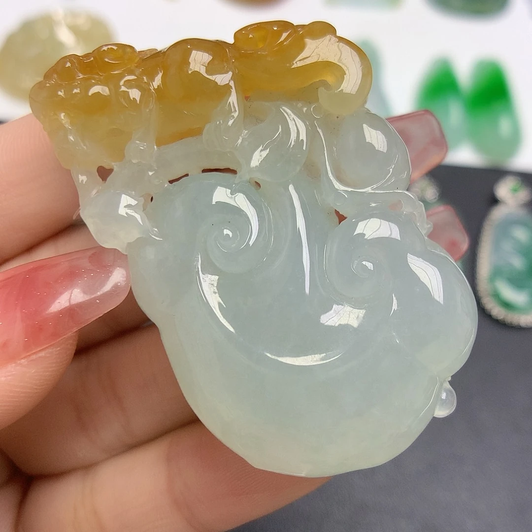 翡翠颈饰未镶嵌如意