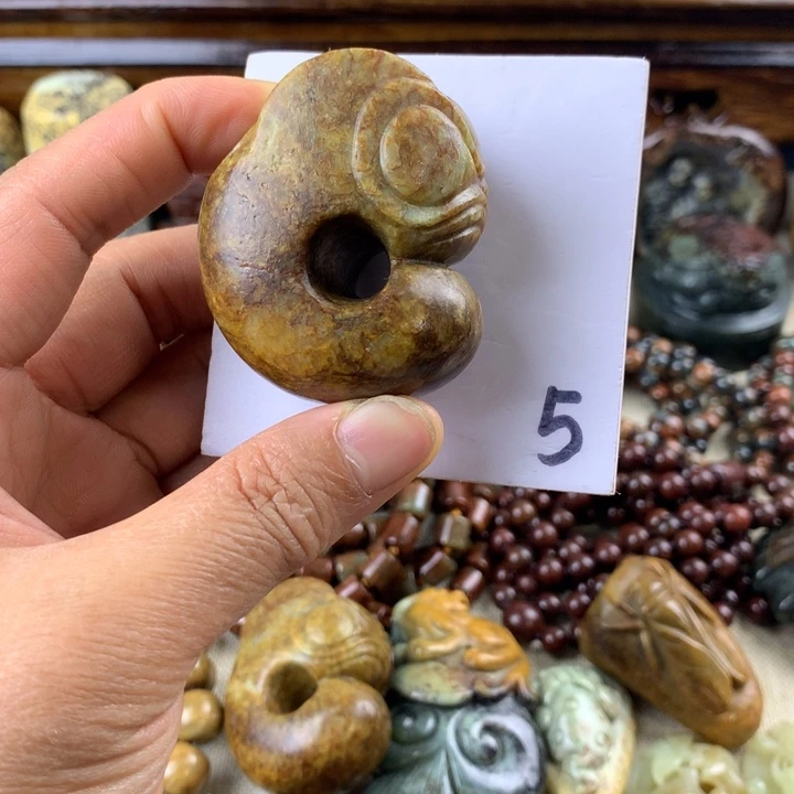 岫岩河磨玉（透闪石质玉）未镶嵌珠宝奇石7****3