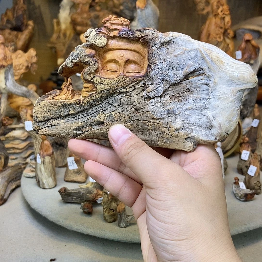 孟***新柏木精品无相小摆件
