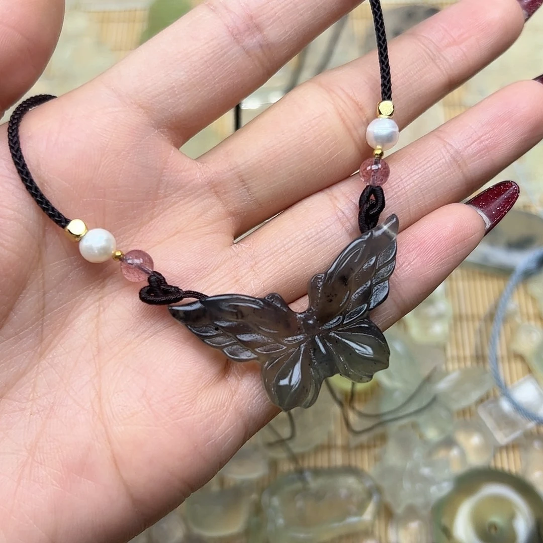 蛇纹石玉颈饰未镶嵌南**弦