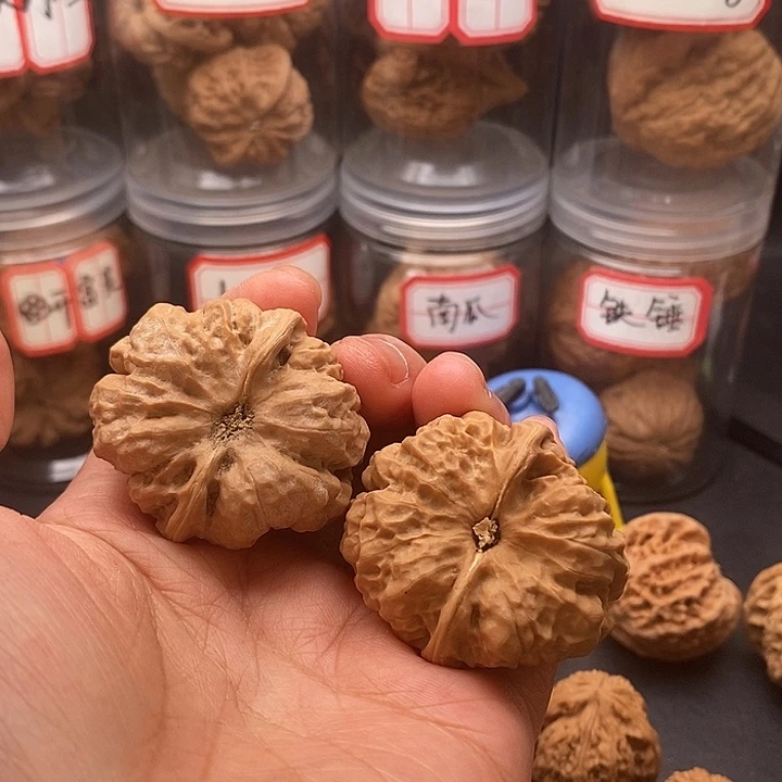文玩核桃把件王**?蛤蟆头