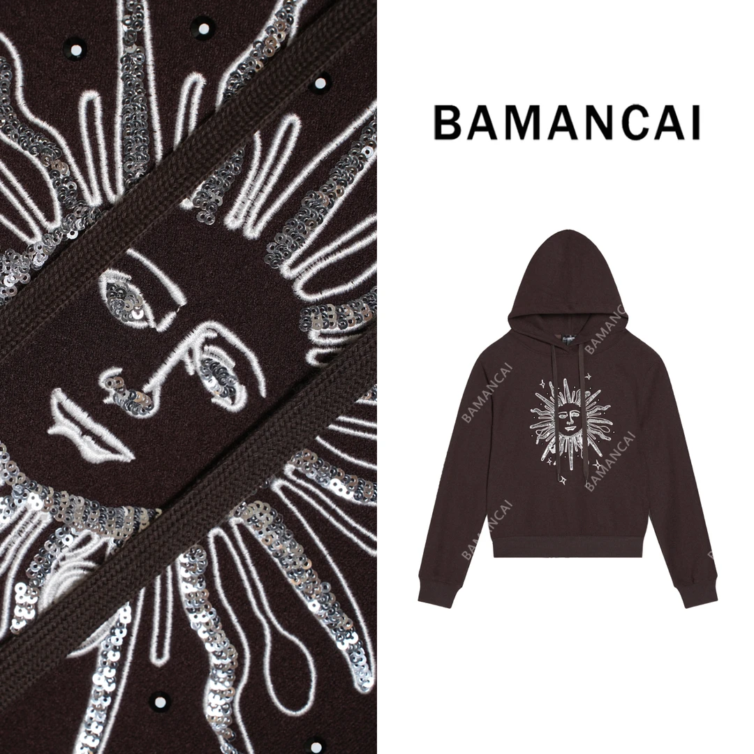 Bamancai-设计感复古太阳花刺绣烫钻带帽套头加绒圆领卫衣女