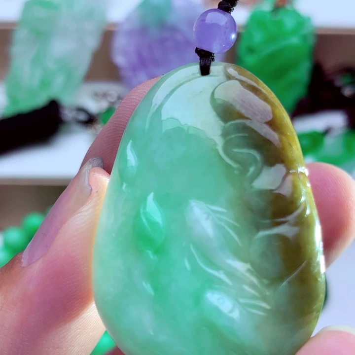 翡翠未镶嵌吊坠(不含链)