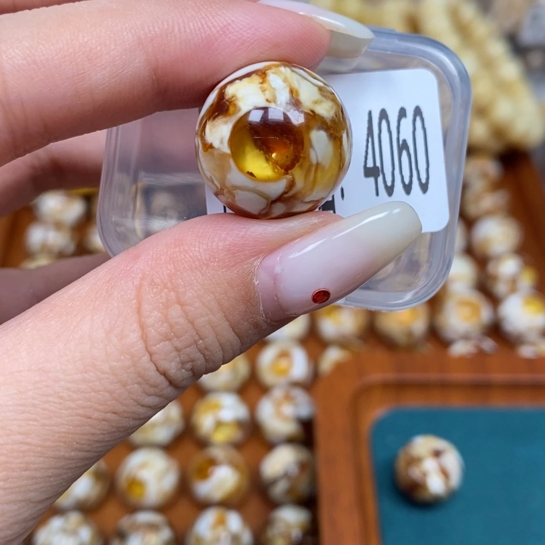沁色蜜蜡未镶嵌4060