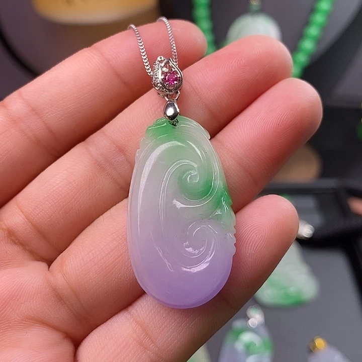 翡翠未镶嵌吊坠(赠链)