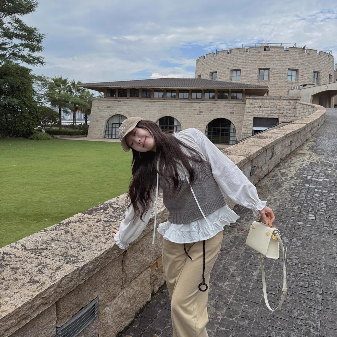 【闵笑一】如一抹 2025春秋季新款女装设计款休闲刺绣针织背心