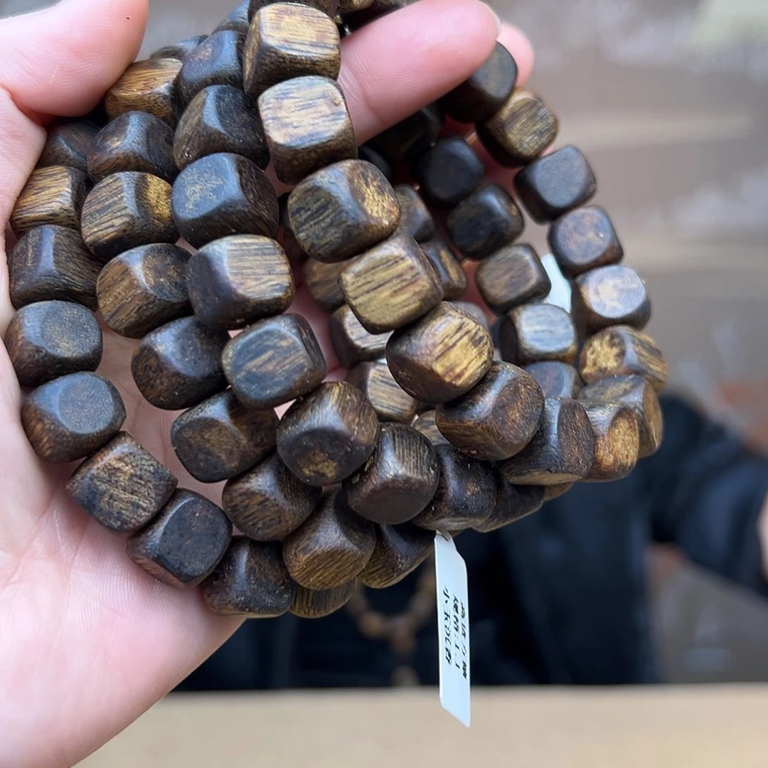 沉香手串海南莺歌绿奇楠老乌身天然方糖珠多样性发货一条1.1