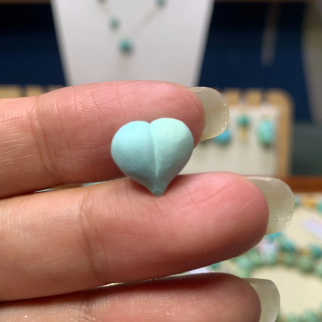 未镶嵌绿松石屁桃