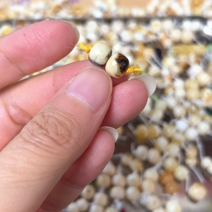 裸石蜜蜡未镶嵌7.5mm一对