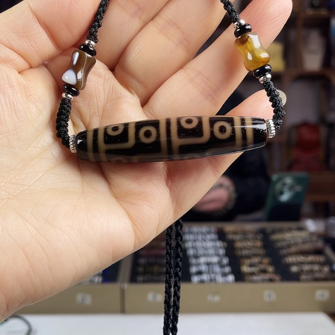 玛瑙/玉髓合金颈饰黑金