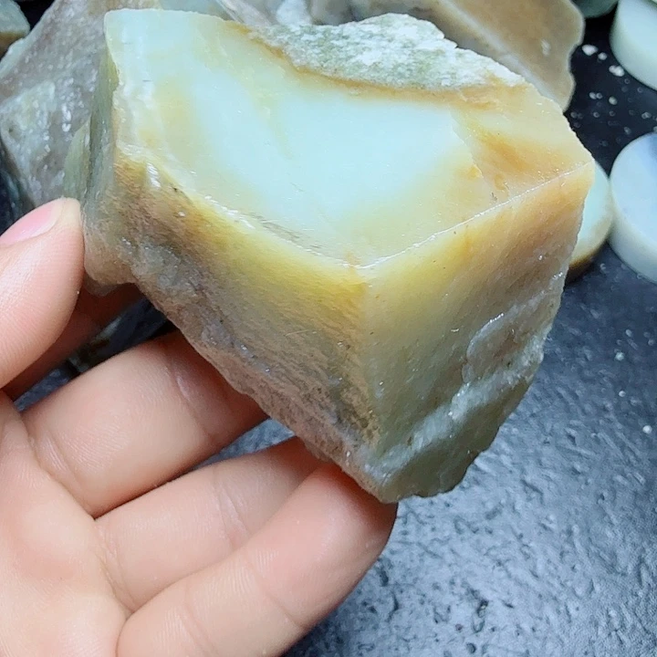 未镶嵌和田玉（糖玉）珠宝奇石