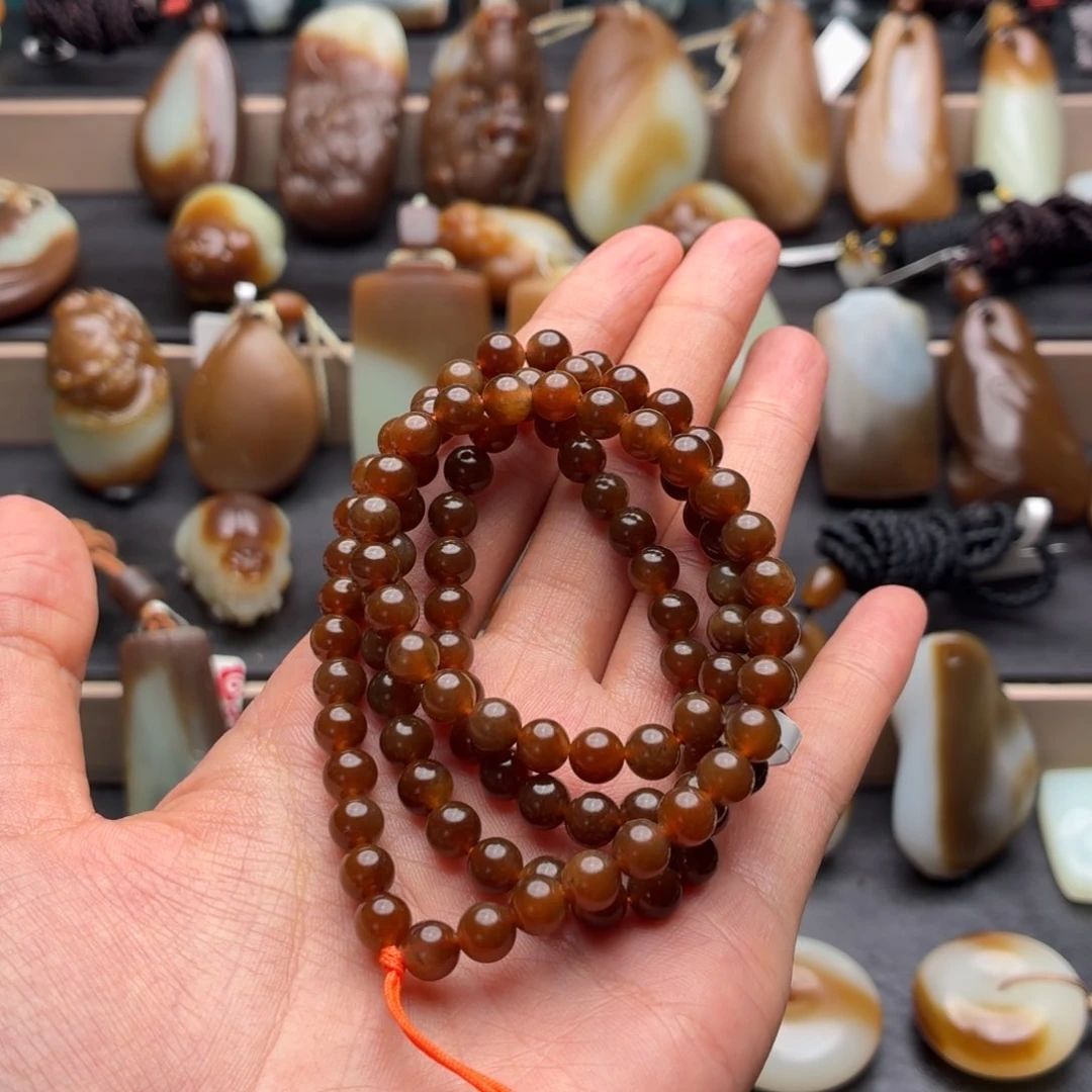 苒***苒和田玉未镶嵌颈饰