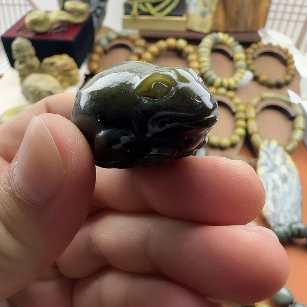 岫岩河磨玉（透闪石质玉）未镶嵌珠宝奇石