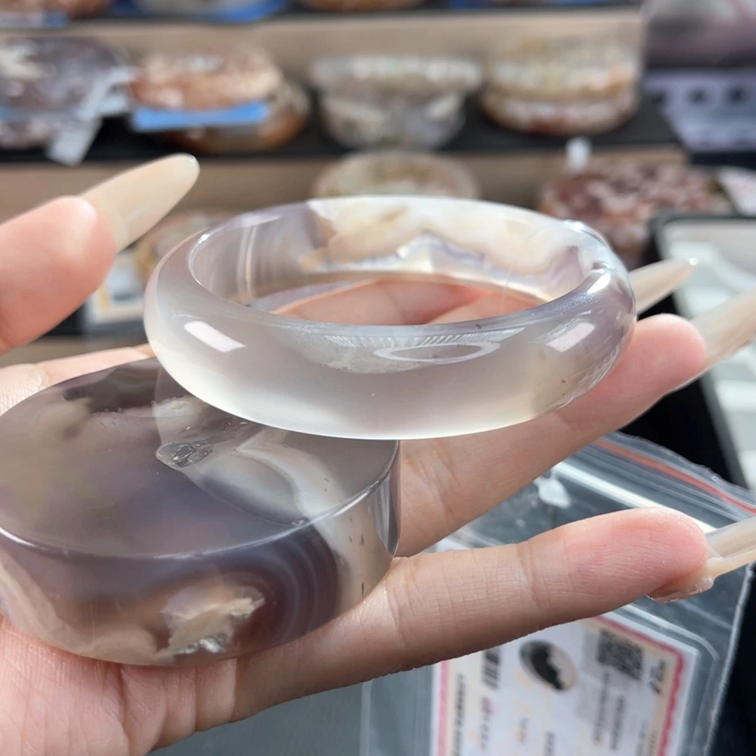 石英质玉未镶嵌手镯59