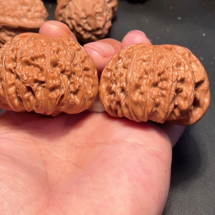 核桃我****桃48尺寸白狮子