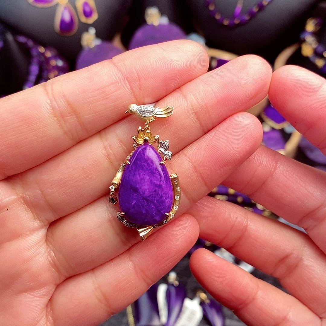 苏纪石（舒俱来）吊坠18K金镶嵌