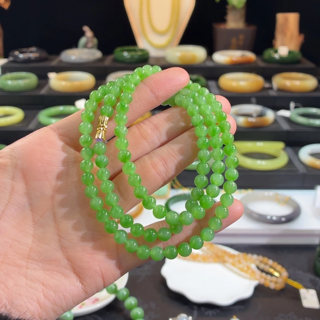 和田玉未镶嵌颈饰碧玉苹果绿