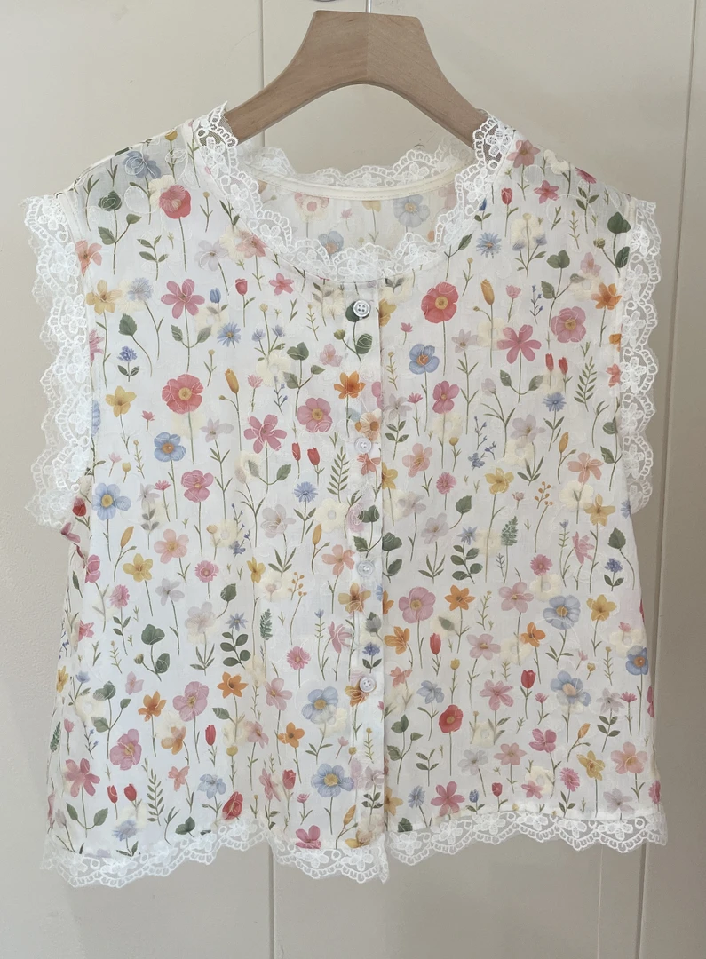 【悦己】新款花朵小衫