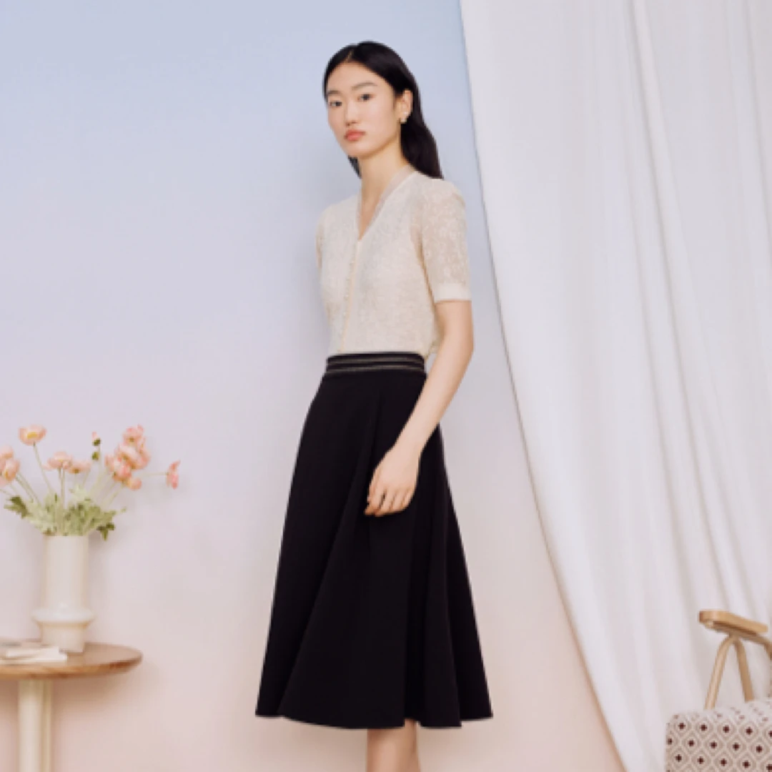 Goodland美地女装夏季时尚木耳花边拼接V领针织衫套头LC64206010