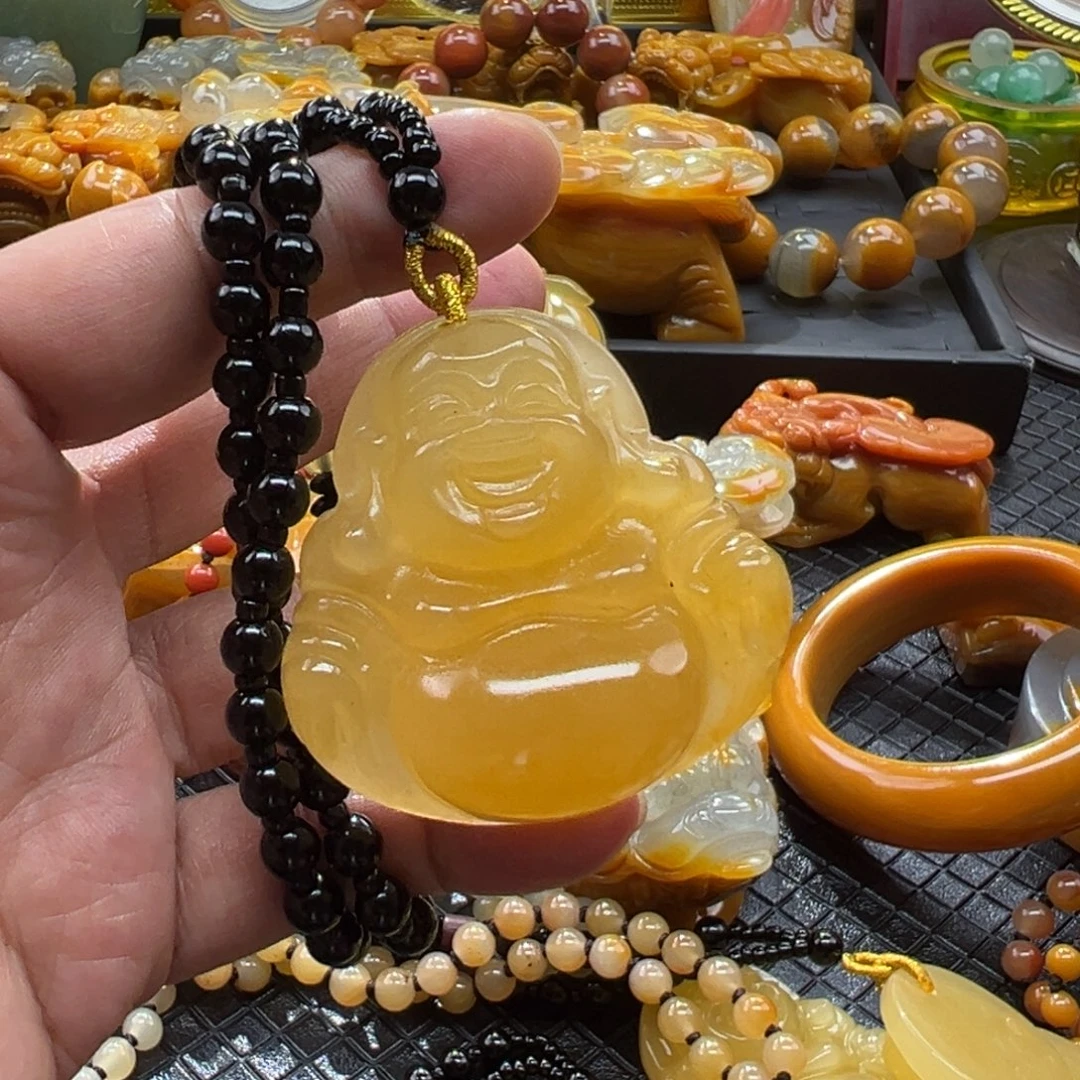 颈饰未镶嵌石英质玉