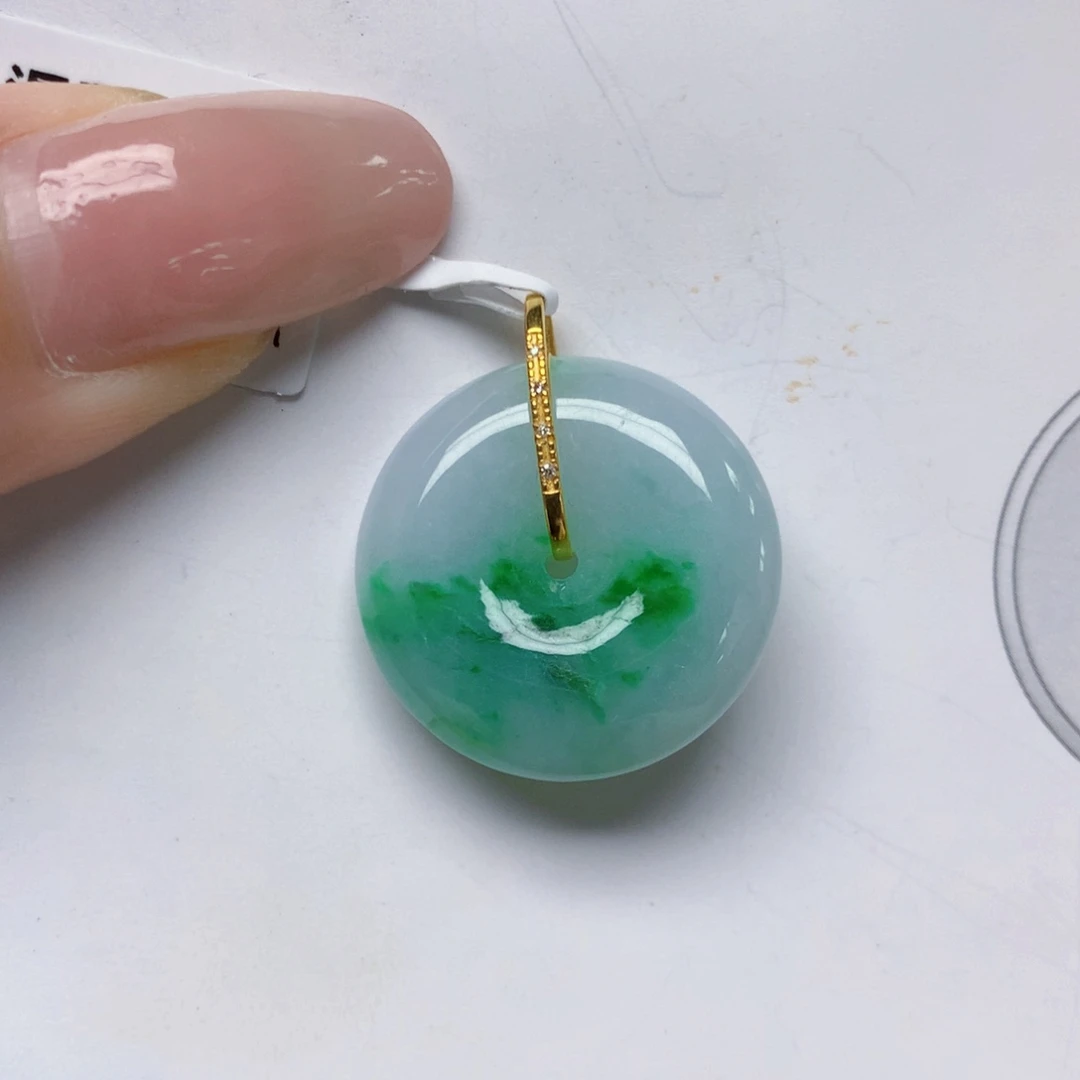 颈饰18K金镶嵌翡翠